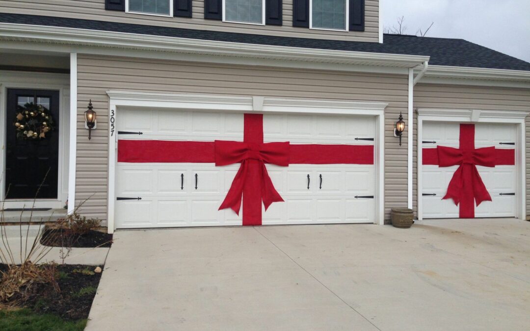 garage door holiday decorations